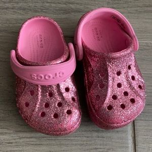 Toddler Pink Glitter Crocs - size 6